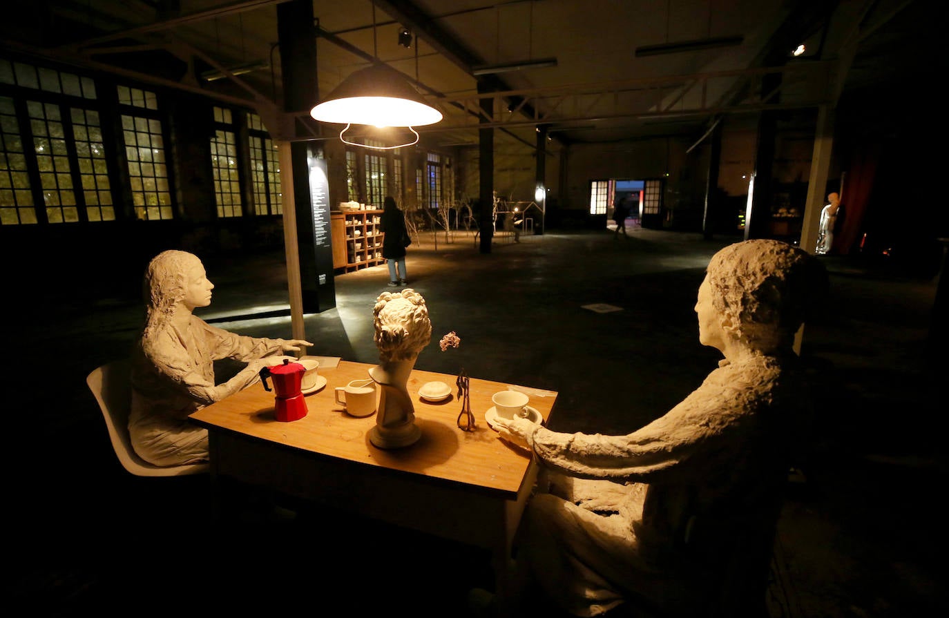 La Fábrica de los Premios Princesa reúne desde un autocine hasta distintas actividades como recitales poéticos, sala de rally virtual o conciertos. Todo ello en las instalaciones de la Fábrica de Armas de la Vega. 