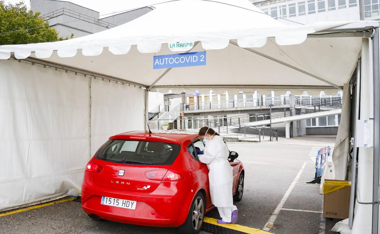 Coronavirus en Asturias | El Principado avisa: «Cuantos menos contactos estrechos tengamos, mejor»