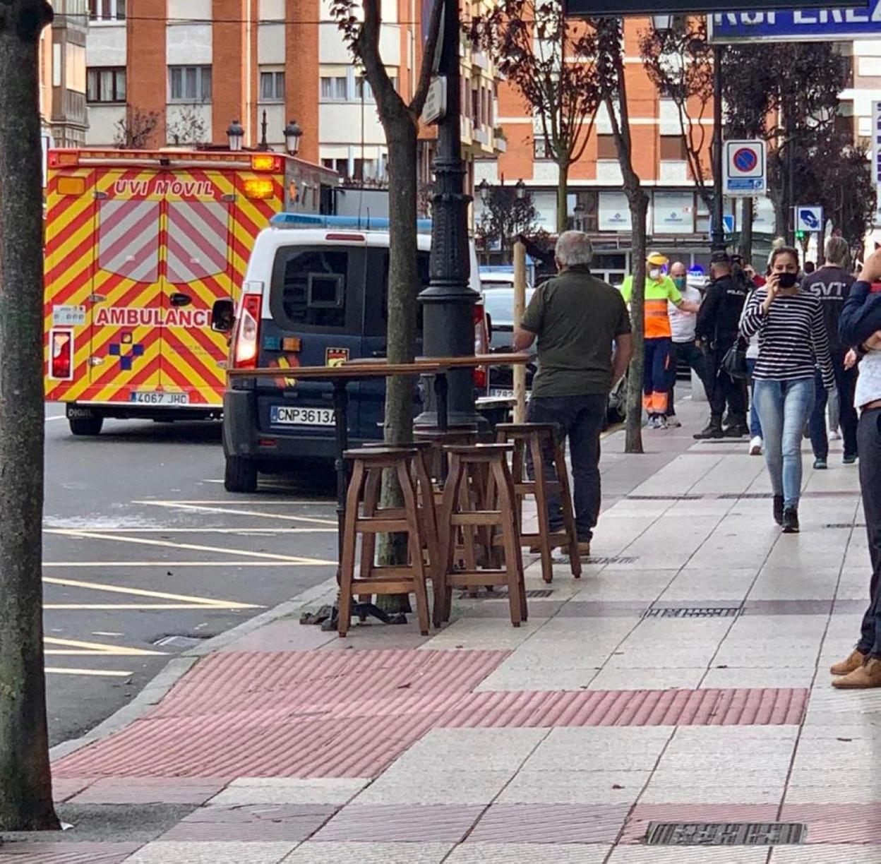Una imagen del martes, a la salida del colegio Nazaret. 