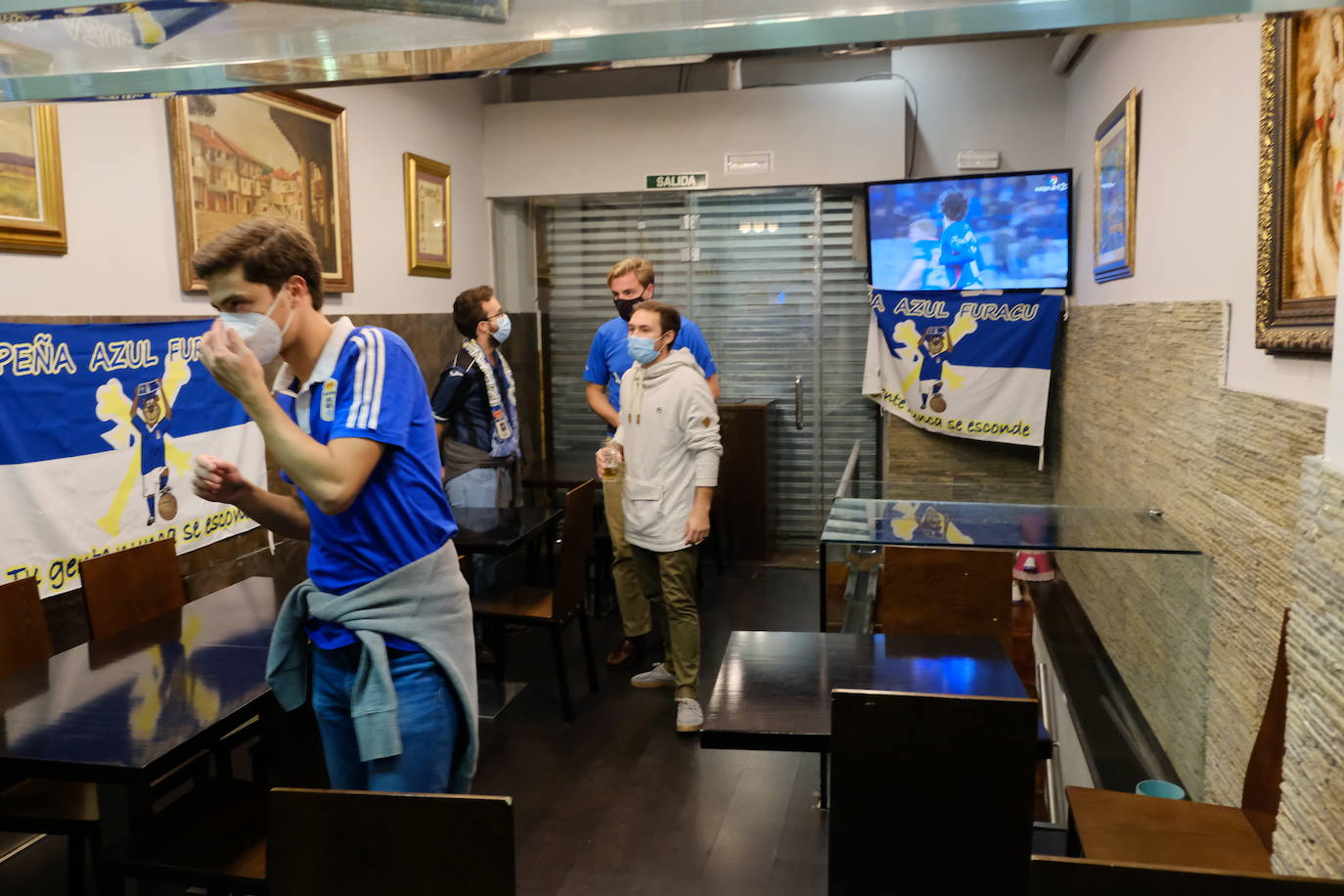 Los aficionados del Real Oviedo y del Sporting han disfrutado del derbi asturiano lejos del estadio Carlos Tartiere, pero eso no le ha restado intensidad al derbi asturiano. 