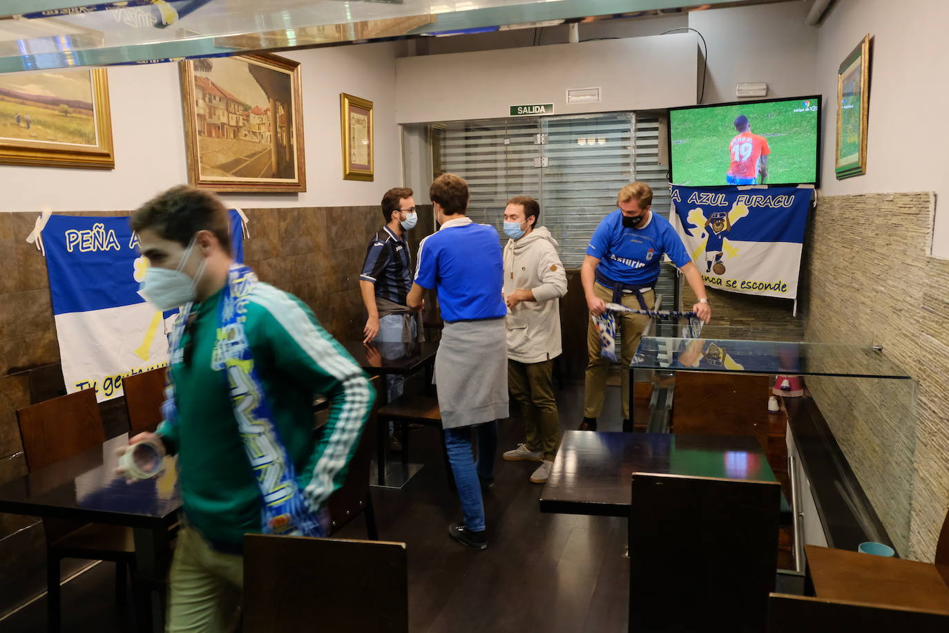 Los aficionados del Real Oviedo y del Sporting han disfrutado del derbi asturiano lejos del estadio Carlos Tartiere, pero eso no le ha restado intensidad al derbi asturiano. 