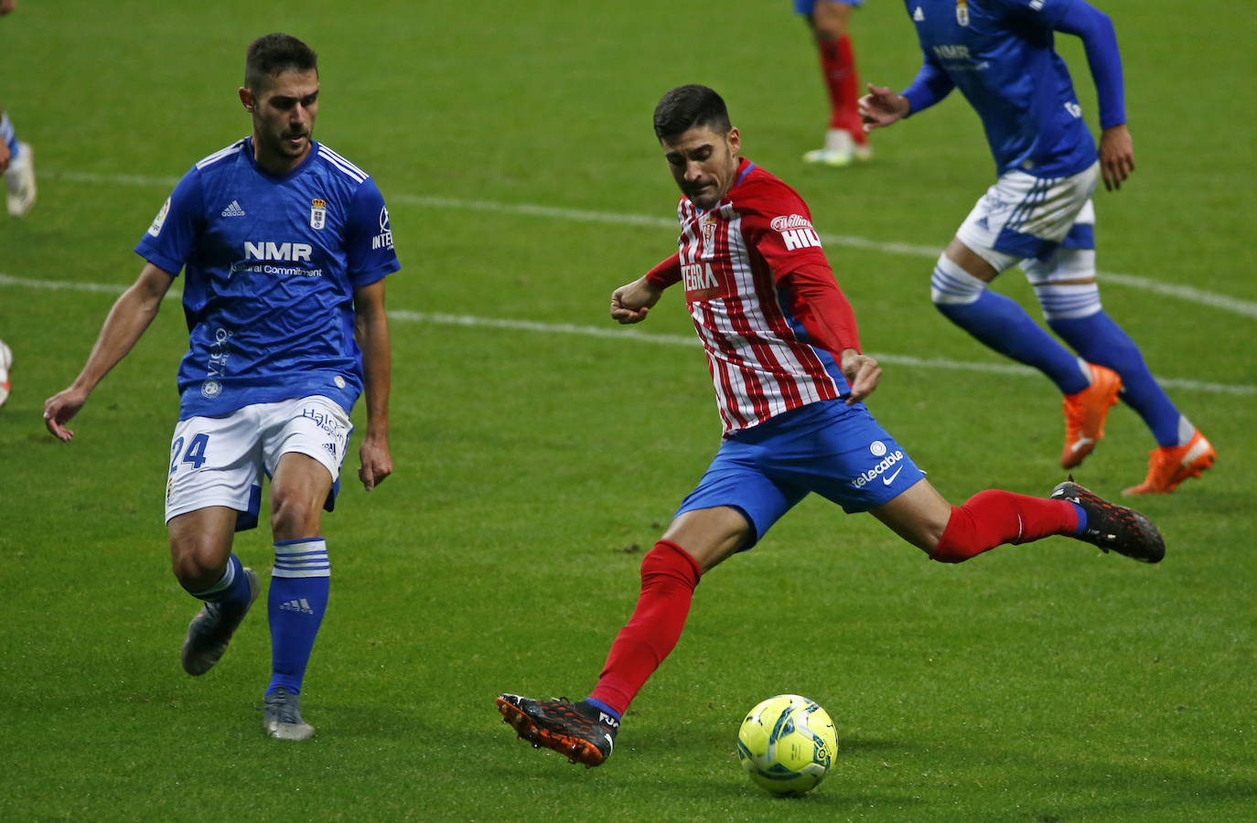 Fotos: Las mejores imágenes del derbi asturiano. Oviedo - Sporting