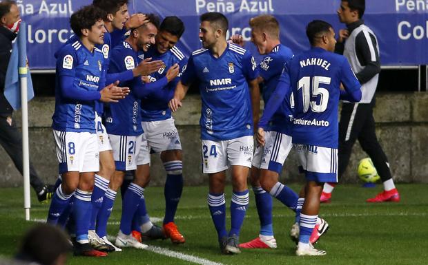 Oviedo 1 - 0 Sporting. El derbi se vuelve a teñir de azul