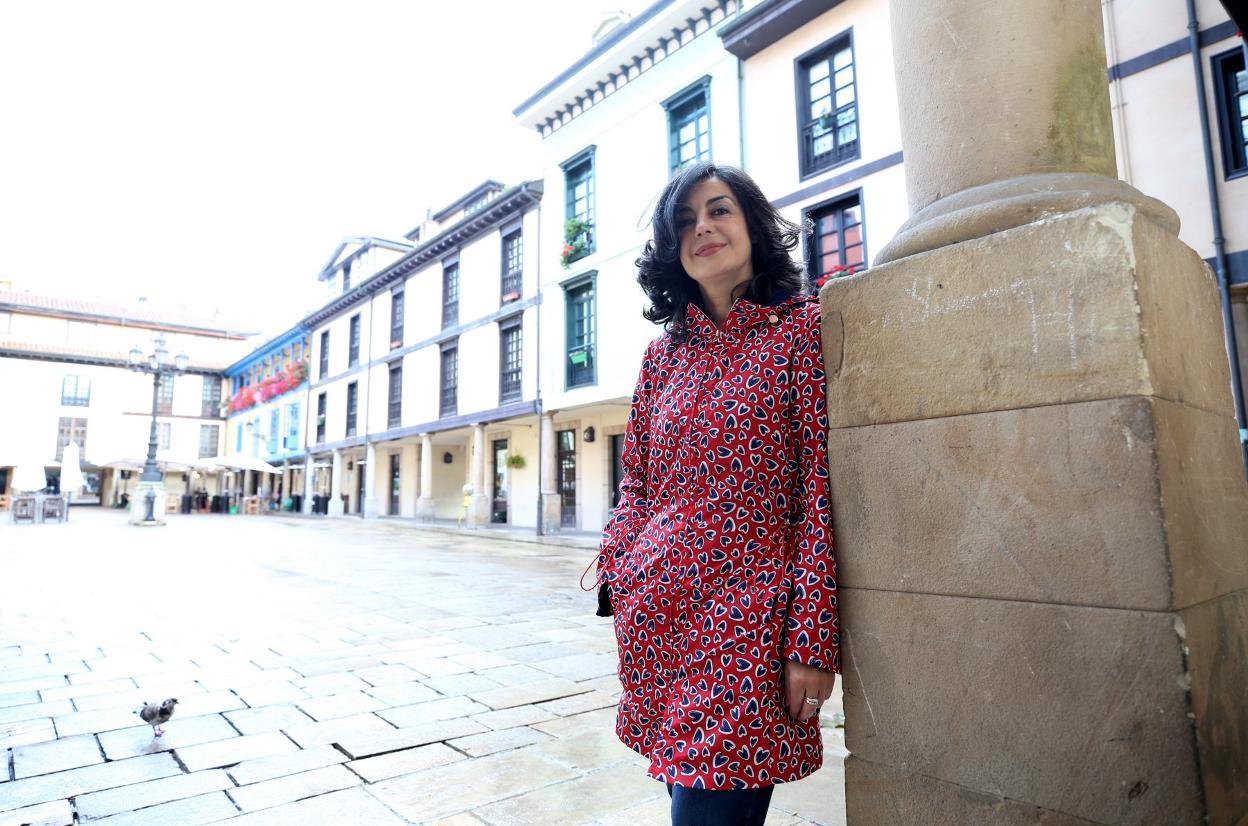 Ana Isabel Álvarez Balbín en la plaza del Fontán. 