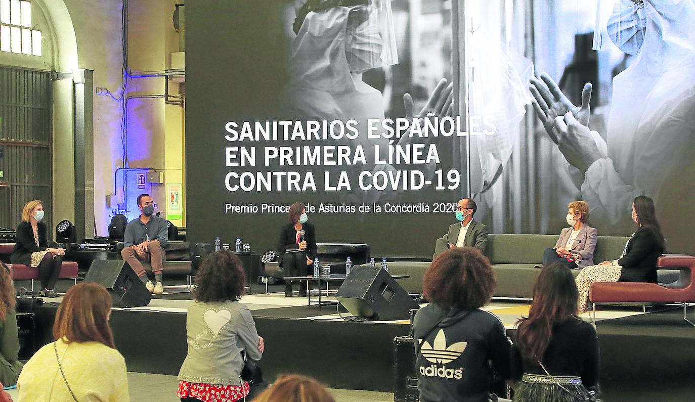 Marta Elena Álvarez Argüelles, Javier García Fernández , Leonor Suárez, Álvaro González Castro, Teresa González Budiño y Verónica Real. 