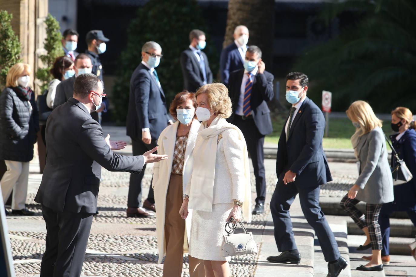 La Reina Sofía ha llegado este viernes al mediodía a Oviedo para asistir a la ceremonia de entrega de los Premios Princesa de Asturias 