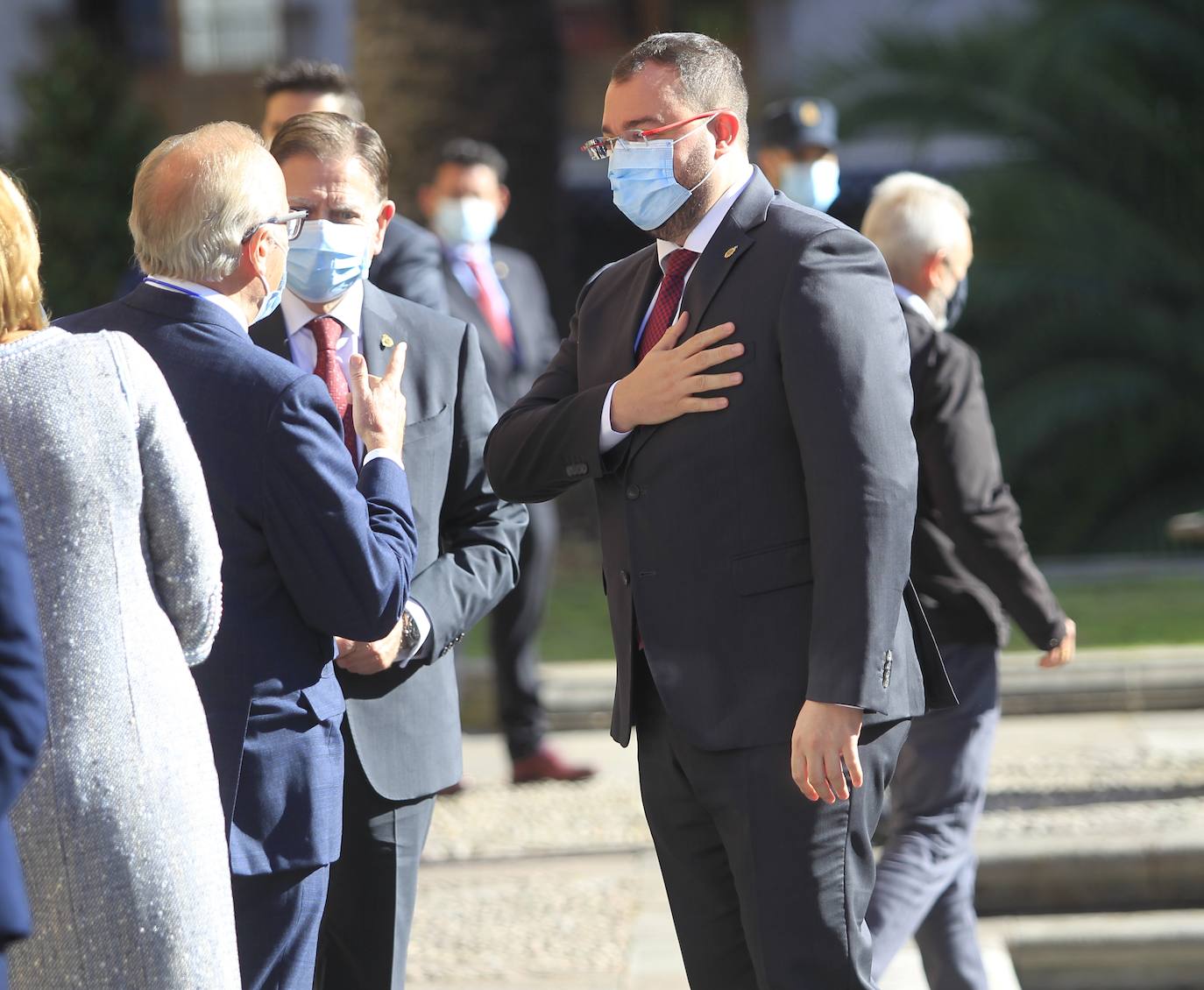 Premiados, patronos de la Fundación Princesa de Asturias y presidentes de los jurados de cada uno de los galardones han acudido a la recepción que la Familia Real ha ofrecido en el Hotel de la Reconquista.