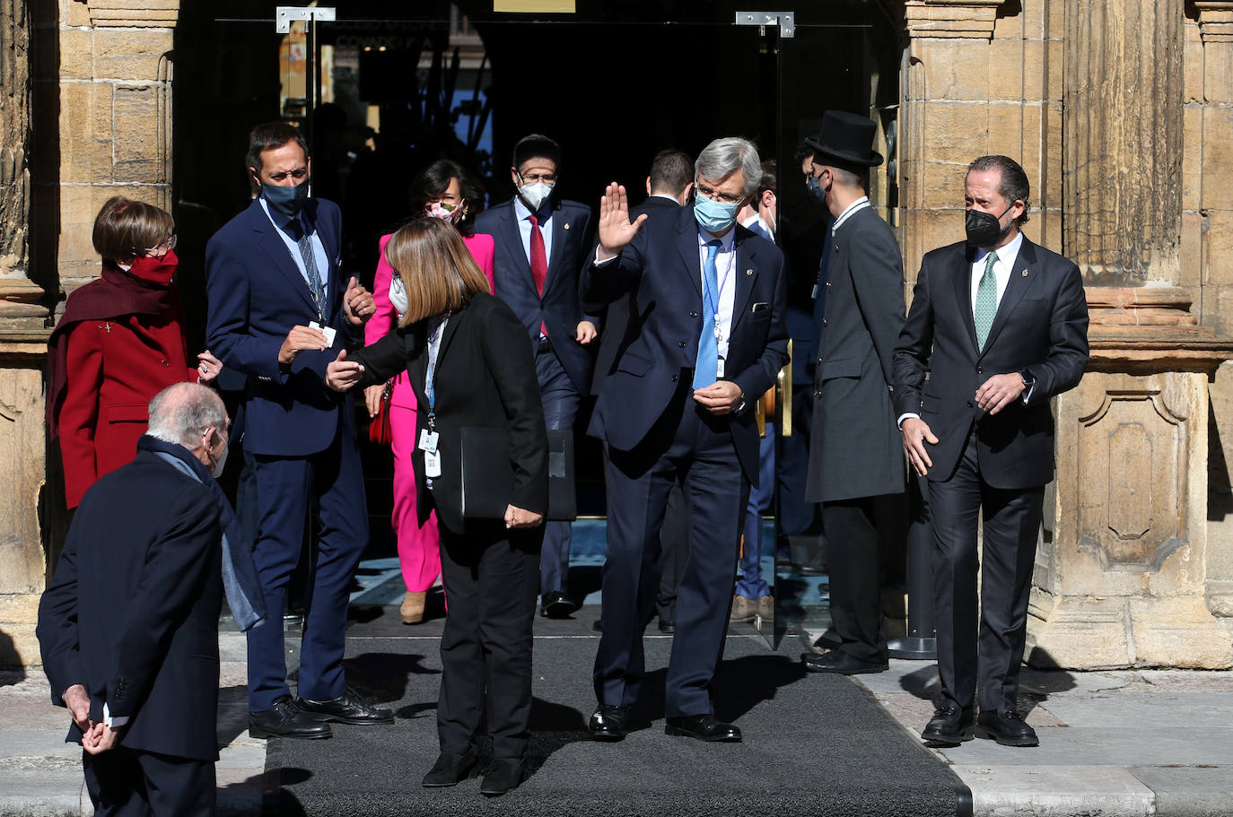 Premiados, patronos de la Fundación Princesa de Asturias y presidentes de los jurados de cada uno de los galardones han acudido a la recepción que la Familia Real ha ofrecido en el Hotel de la Reconquista.