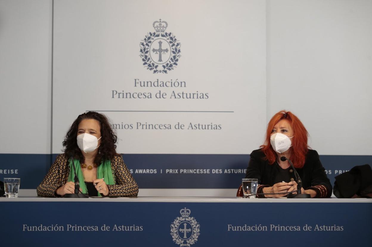 Cristina Fuentes y María Sheila Cremaschi, ayer, en el transcurso de la rueda de prensa. 