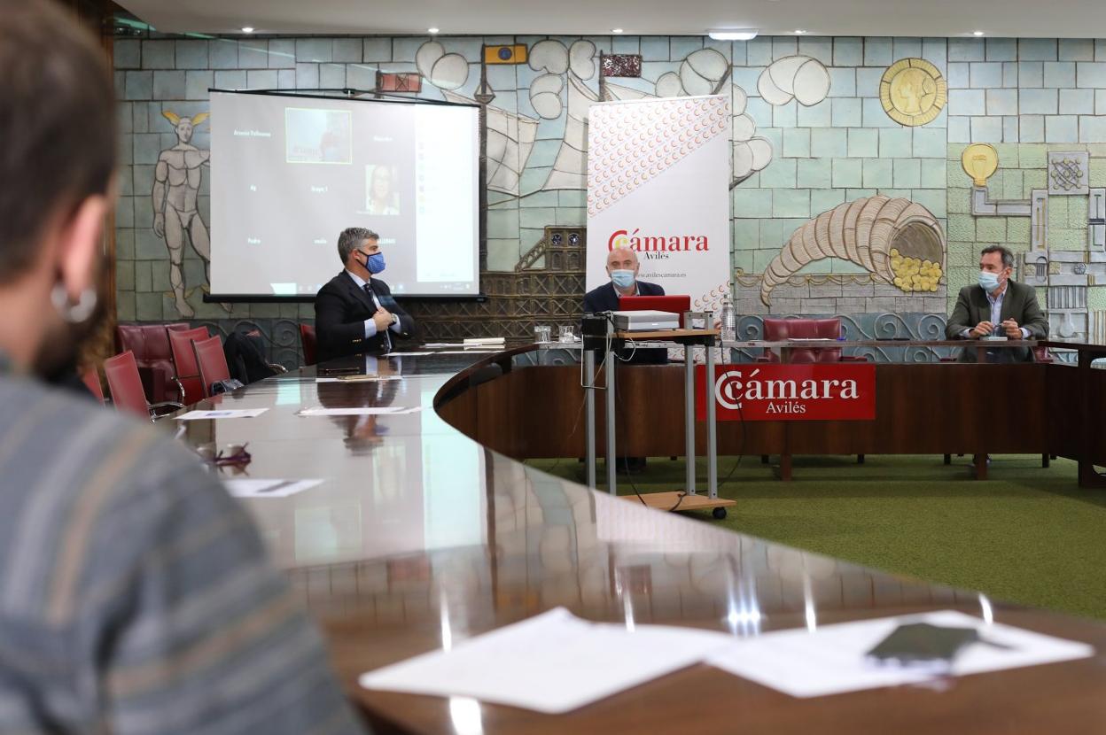 En el taller participaron representantes del sector marítimo. 