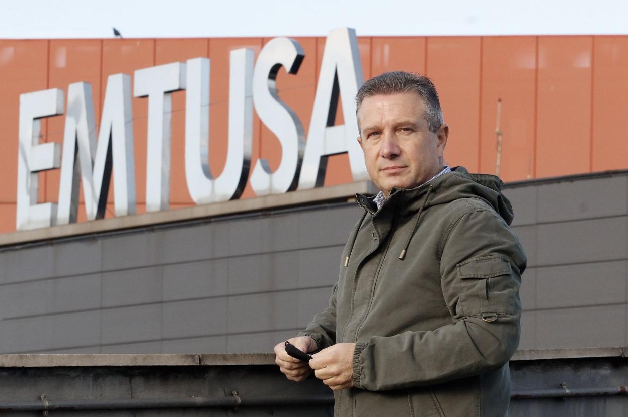 Juan José Piniella, en las instalaciones de la empresa. 