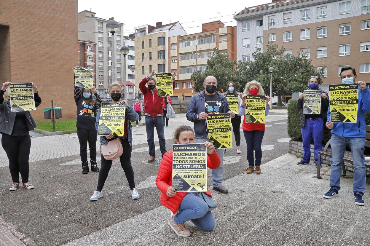 Parte de los empresarios de La Calzada que apoyan la marcha de la hostelería prevista para el próximo día 28 y cerrarán su negocio. 