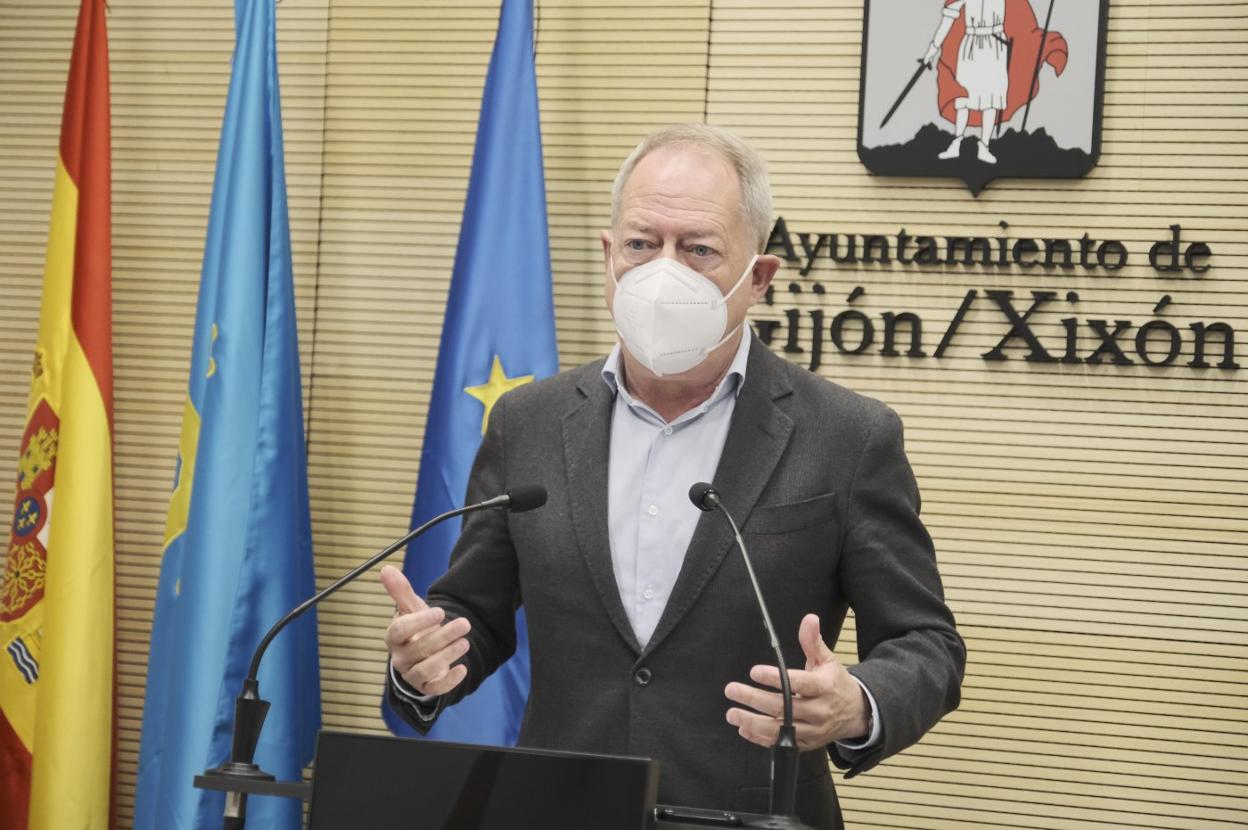 Aurelio Martín, durante la rueda de prensa en el Ayuntamiento. 