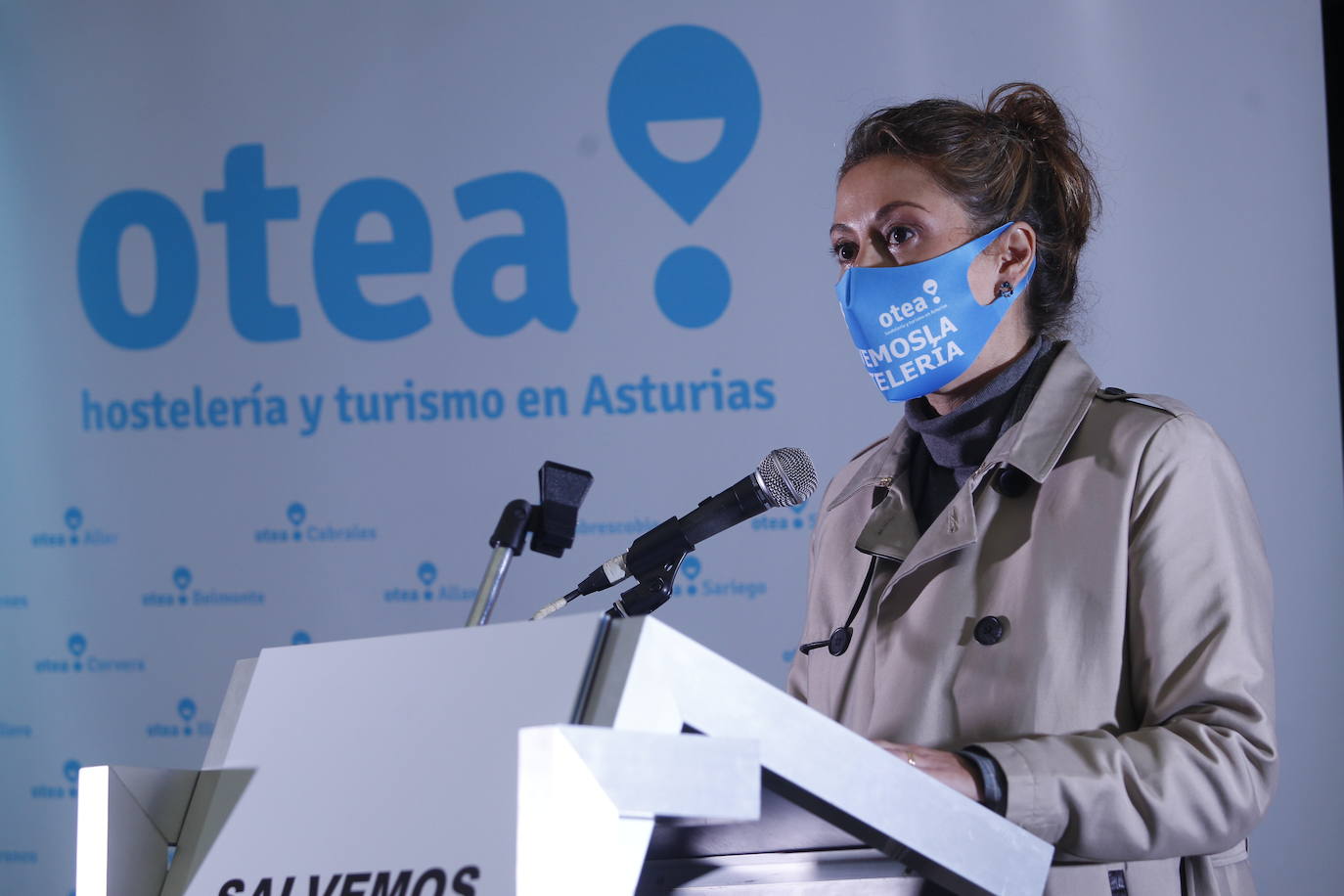 La Asociación de Hostelería y Turismo de Asturias (Otea) ha organizado este martes una concentración en Oviedo contra las medidas adoptadas por las administraciones frente a la pandemia del coronavirus. Además, han reclamado un «plan de rescate ya» —como se podía leer en alguna pancarta— para el sector.