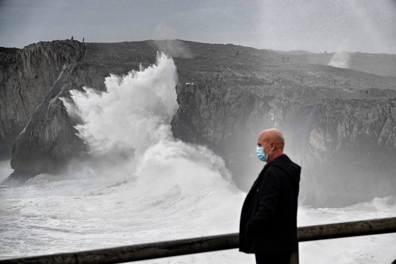 Fotos: Las espectaculares olas que azotaron la costa asturiana