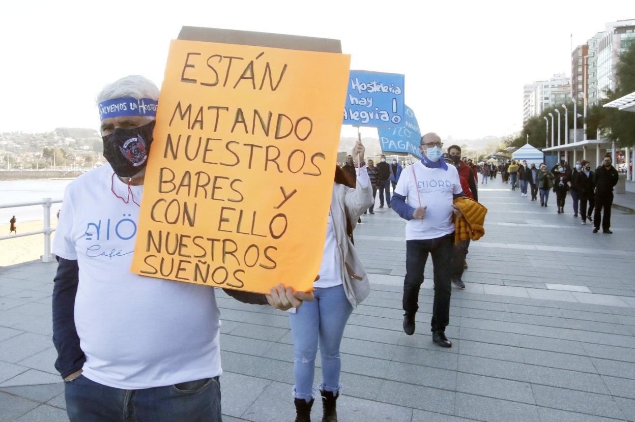 Hosteleros en la marcha de protesta del miércoles. 