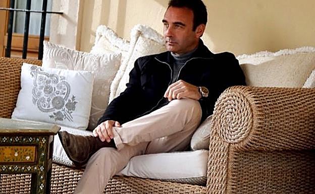 Enrique Ponce, operado de una hernia inguinal