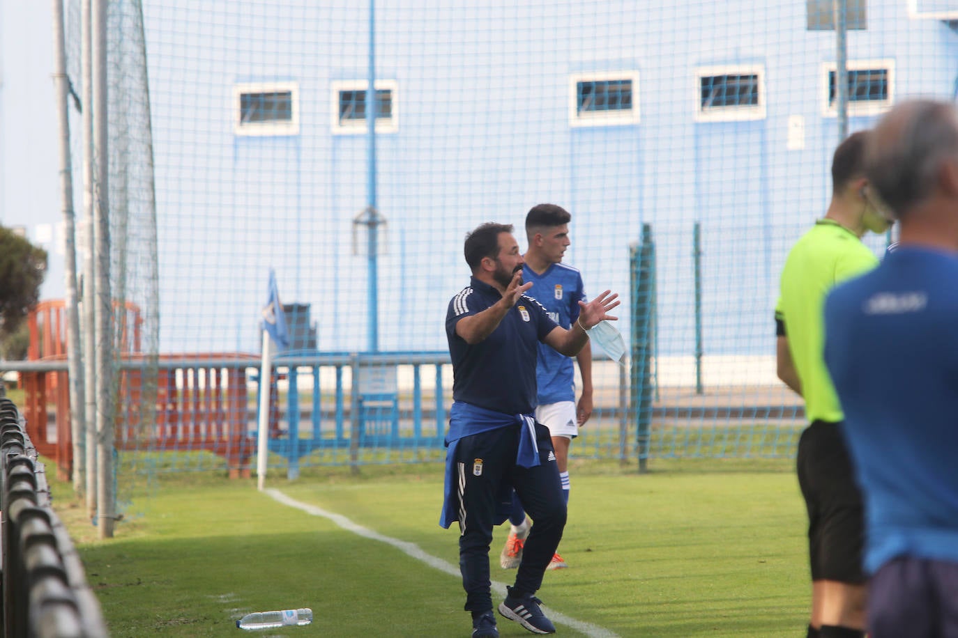 Jugadas del partido entre el Oviedo Vetusta y el Marino celebrado este sábado con victorial local por 2-1.