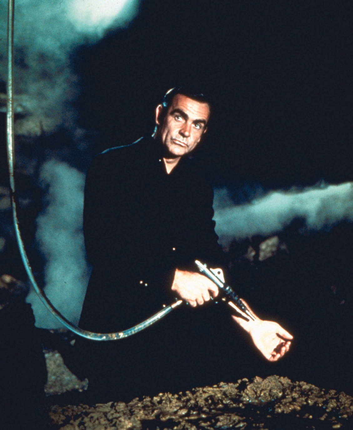 El actor escocés Sean Connery ha fallecido a los 90 años. Ganador de un Oscar por su interpretación en 'Los Intocables de Eliot Ness', deja una larga lista de títulos, pero siempre será eterno su papel como el agente James Bond. 