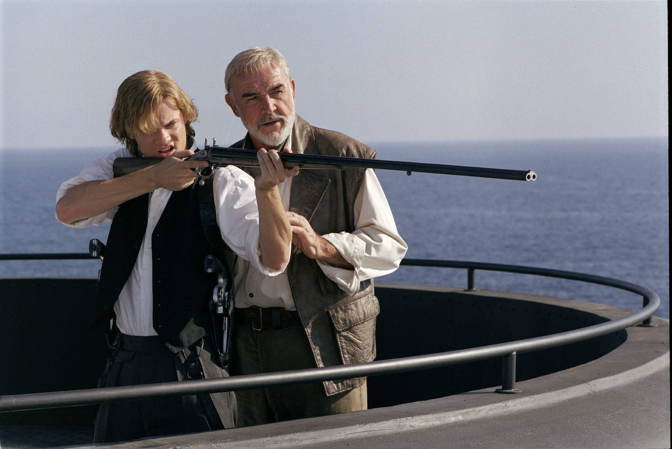 El actor escocés Sean Connery ha fallecido a los 90 años. Ganador de un Oscar por su interpretación en 'Los Intocables de Eliot Ness', deja una larga lista de títulos, pero siempre será eterno su papel como el agente James Bond. 