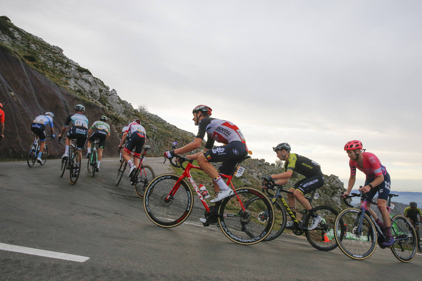 Segunda jornada de la Vuelta Ciclista en tierras asturianas, que transcurrió entre Pola de Laviana y L'Angliru.