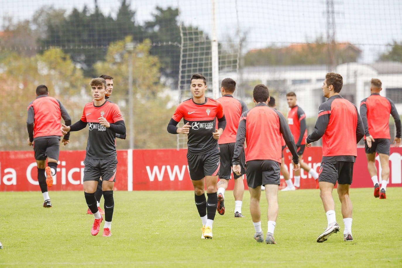 El Sporting se entrenó este domingo con la mirada puesta en el encuentro del lunes ante el Castellón.