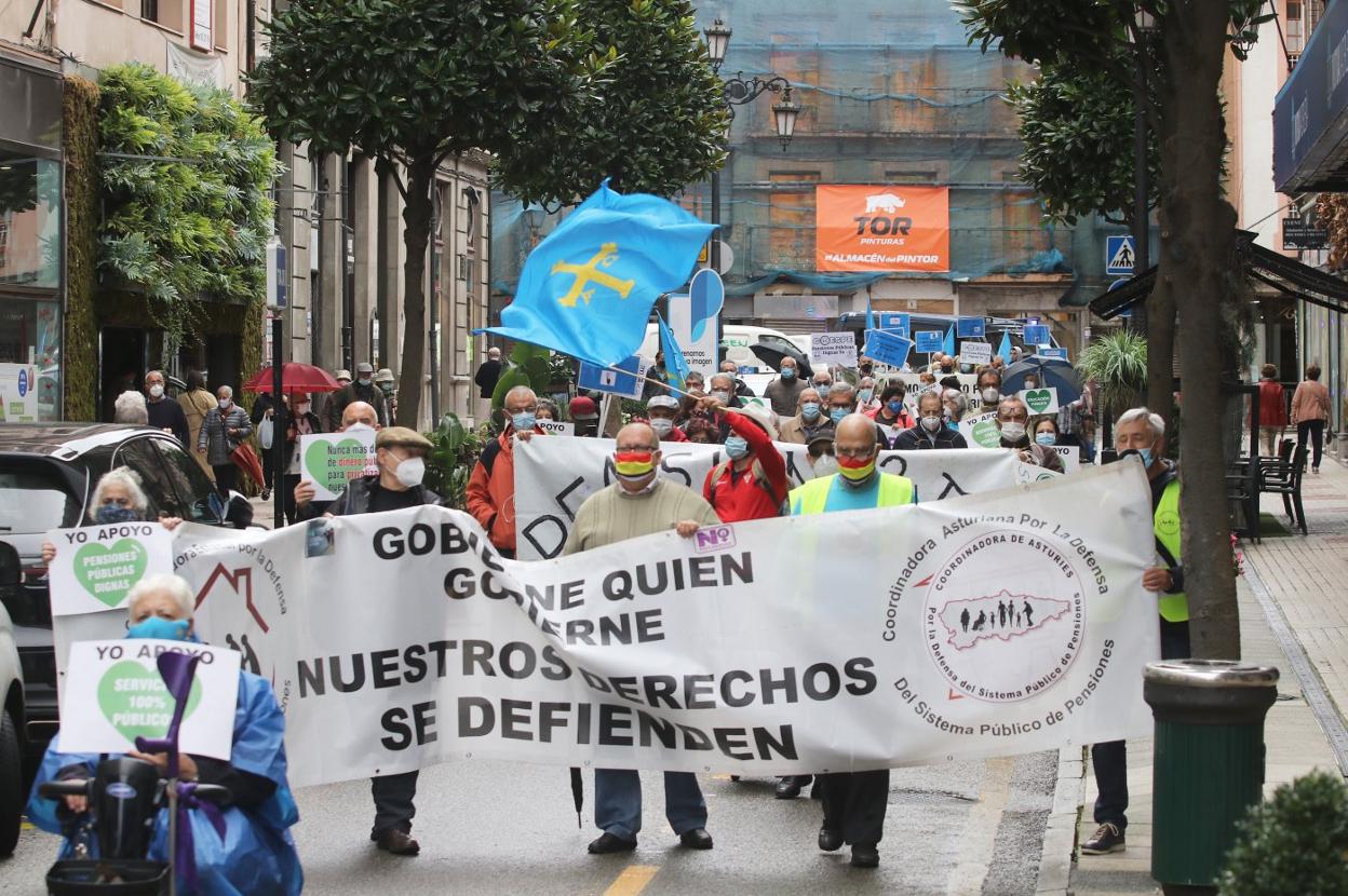 Manifestación de jubilados, el pasado mes de octubre, por las calles de Oviedo. 
