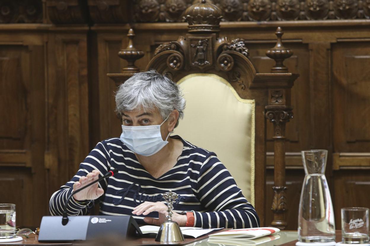 La alcaldesa de Gijón, Ana González, en una intervención. 