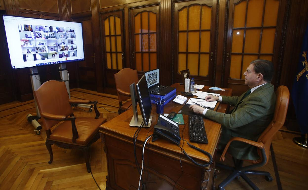 El alcalde de Oviedo, Alfredo Canteli, durante el Pleno. 