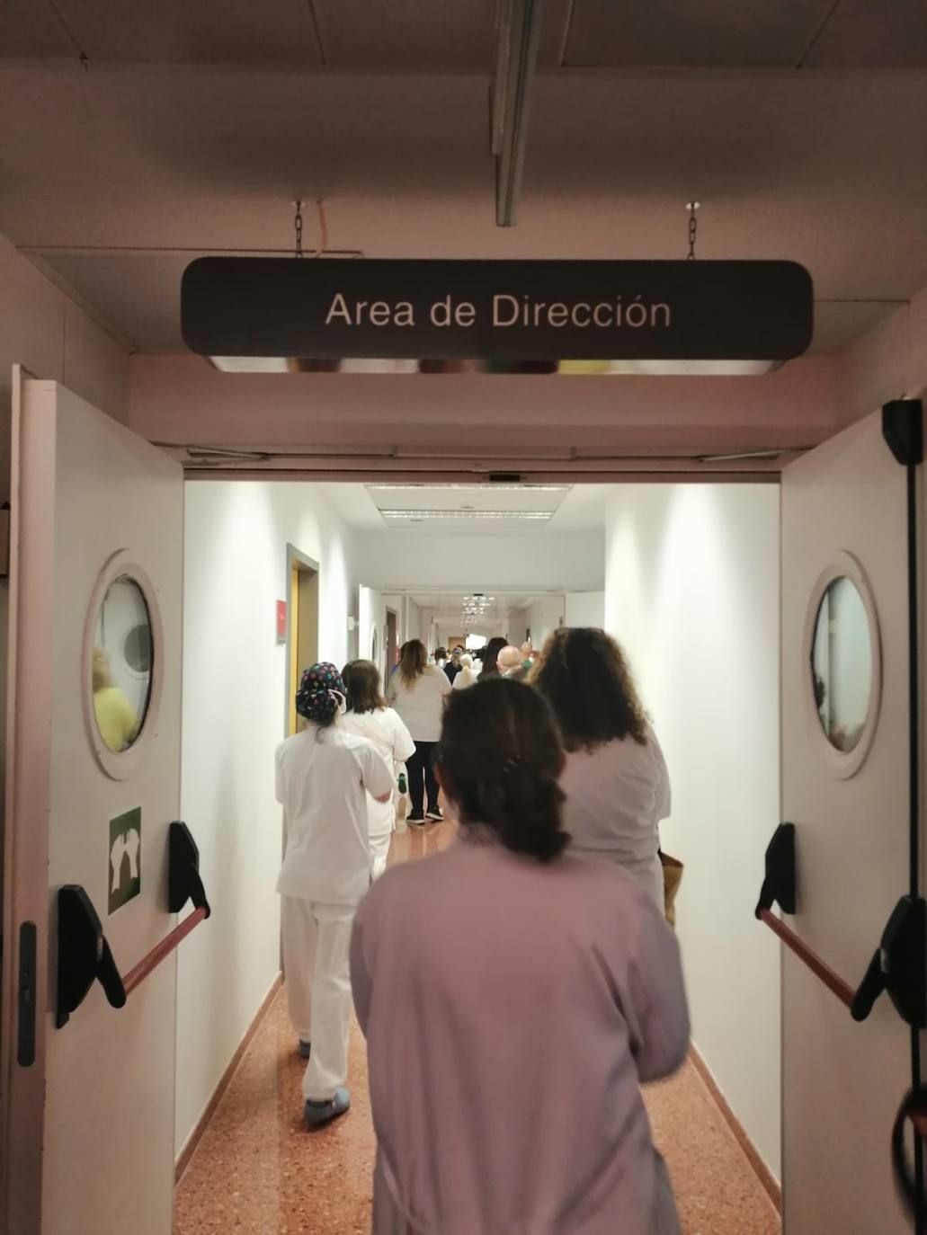 El personal de Cabueñes reclama la dimisión de la gerencia y de la dirección del hospital en una nueva protesta 