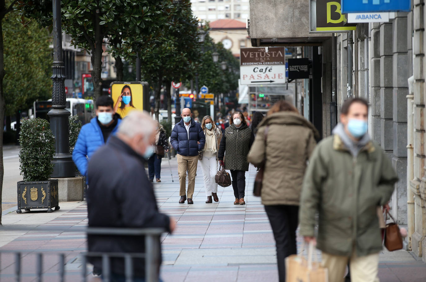 Fotos: Oviedo, a medio gas por las restricciones