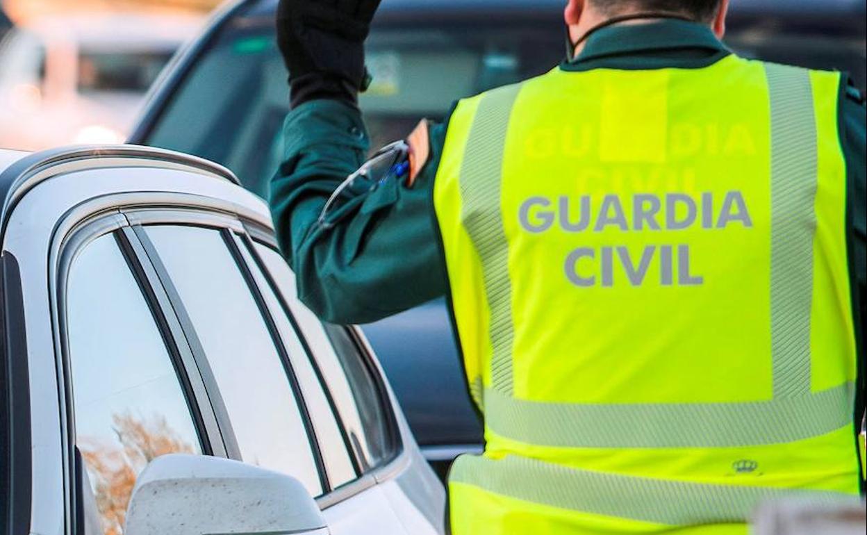 Piden hasta cuatro años y medio de cárcel a los dos acusados que viajaban con cinco kilos de hachís