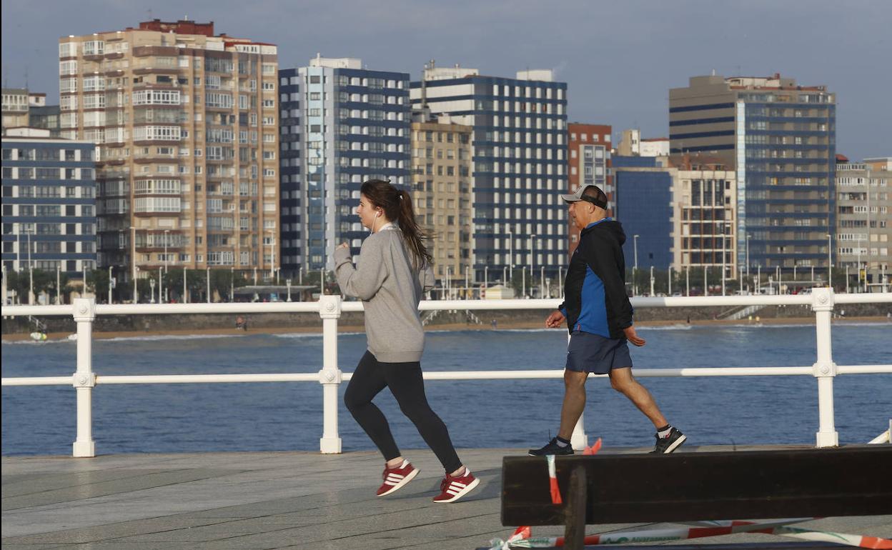 Coronavirus en Asturias | El Principado rectifica y dice que la mascarilla no es obligatoria para hacer deporte
