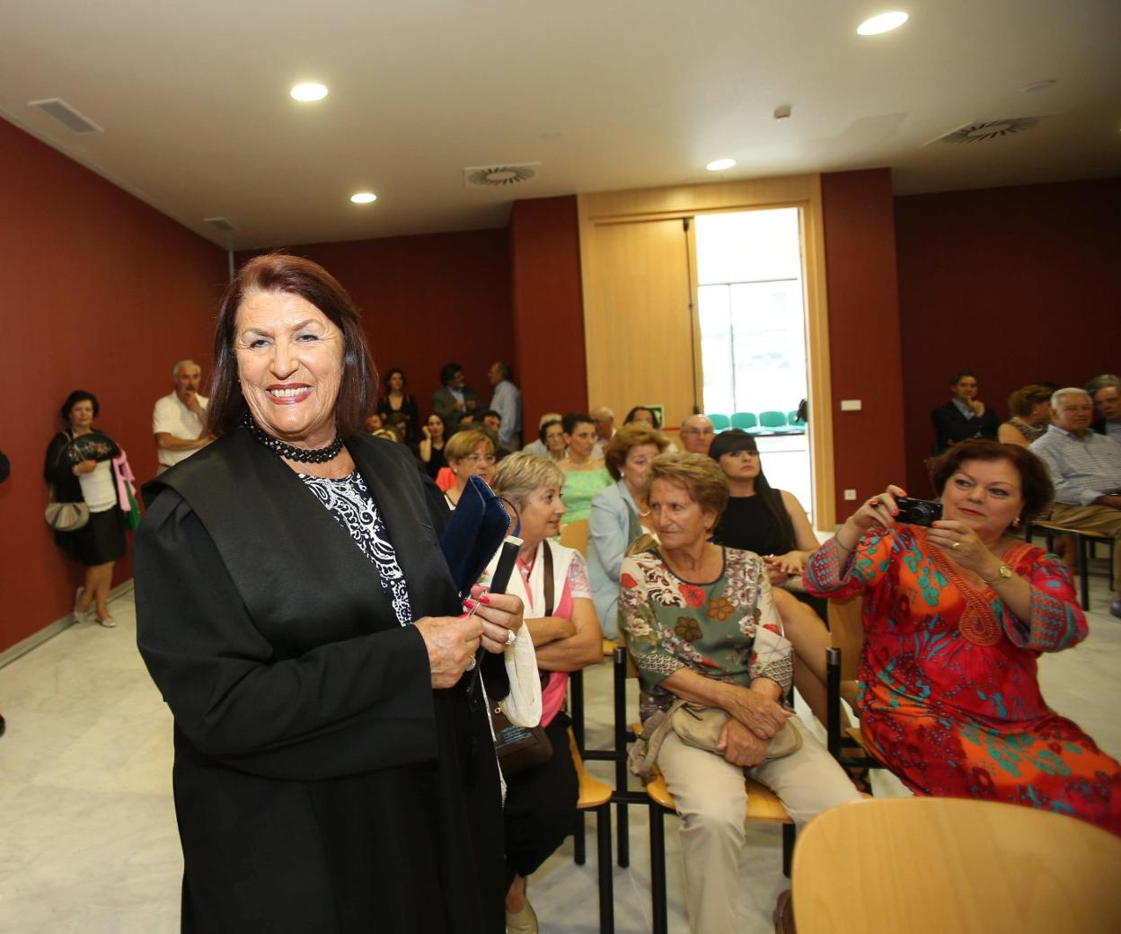 Nery González, en 2014, tras recibir la Cruz de San Raimundo de Peñafort en la Audiencia Provincial 