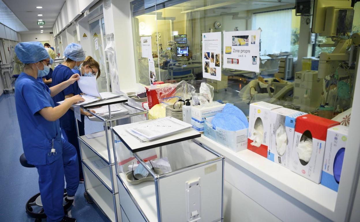 Coronavirus | El neumólogo madrileño que supo ver qué pasaría en marzo pronostica cómo serán las navidades