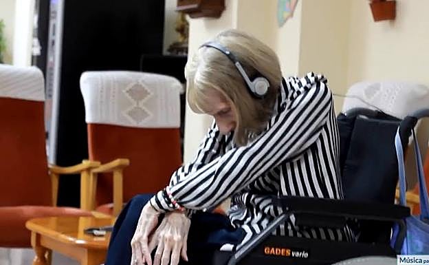 La increíble reacción de una bailarina con Alzheimer al escuchar el Lago de los Cisnes