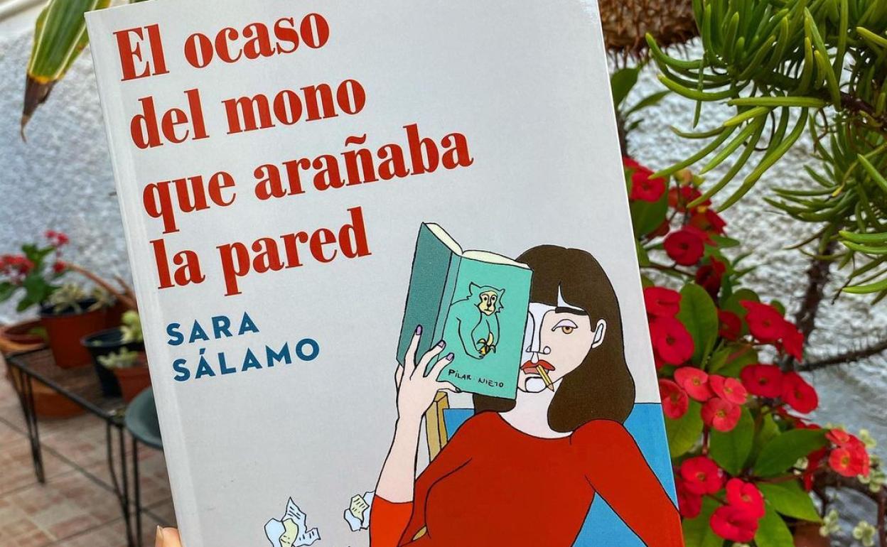 Sara Sálamo ha recibido muchos halagos por su primer libro. 