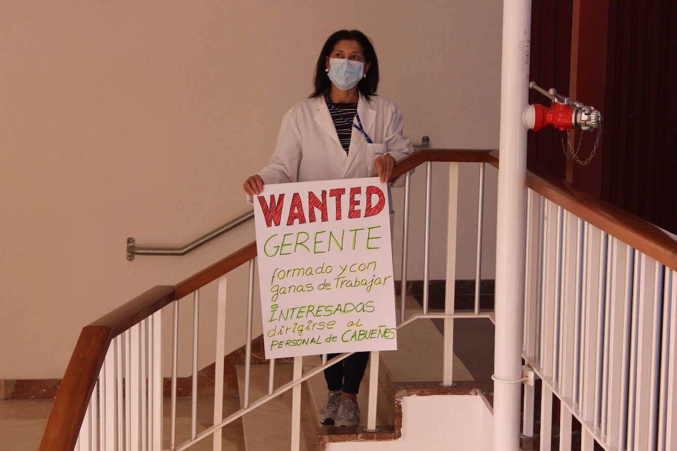 El personal sanitario del Hospital de Cabueñes volvió a protagonizar una nueva jornada de protestas ante una presión asistencia «terrorífica», además de denunciar la mala gestión de la gerencia.