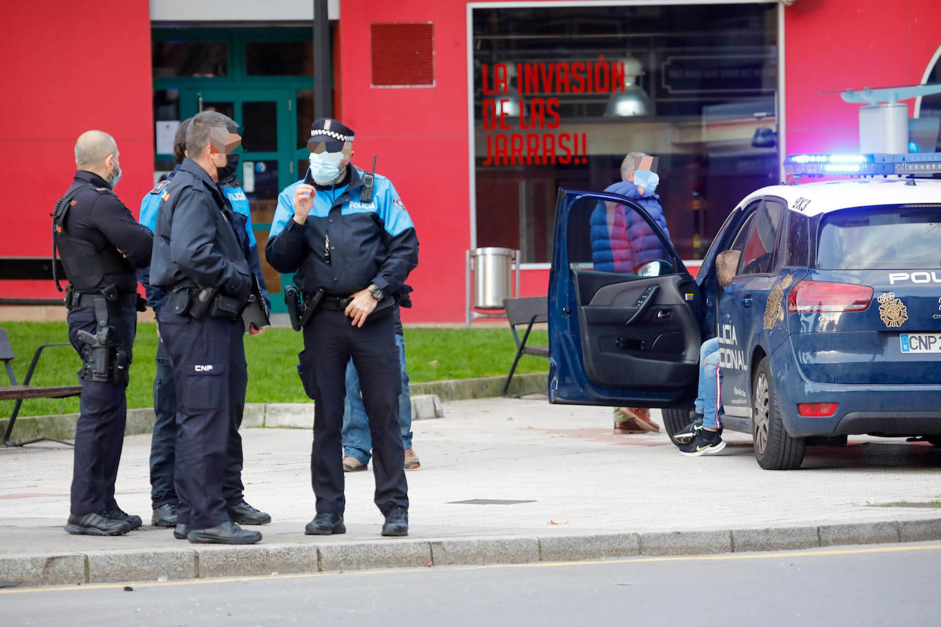 Fotos: Herido un menor en el choque entre una moto y un coche en Gijón