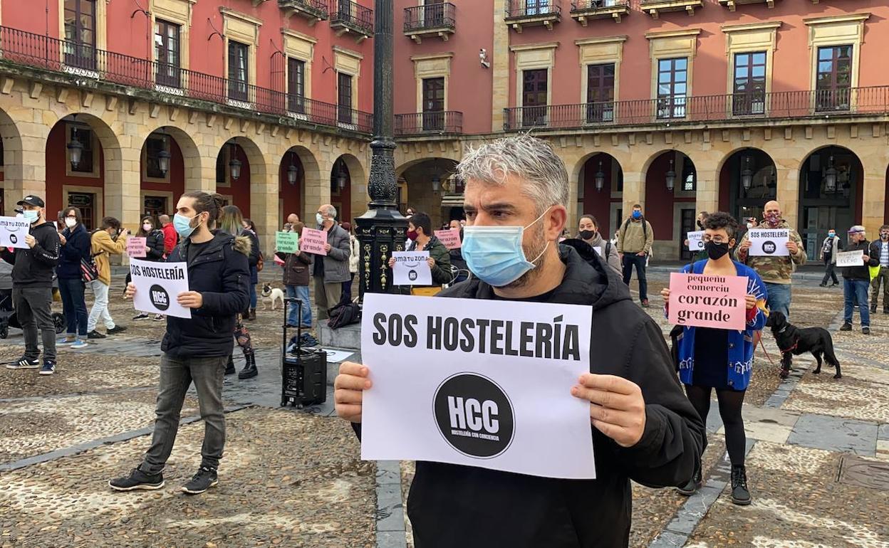 La protesta de los hosteleros en Gijón. 