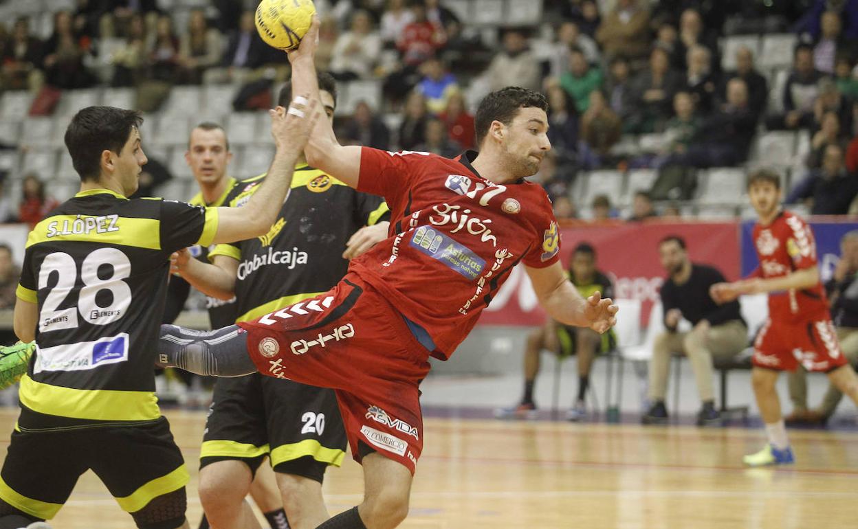 Ángel Paraja, durante un partido de la Liga Asobal con el Juanfersa