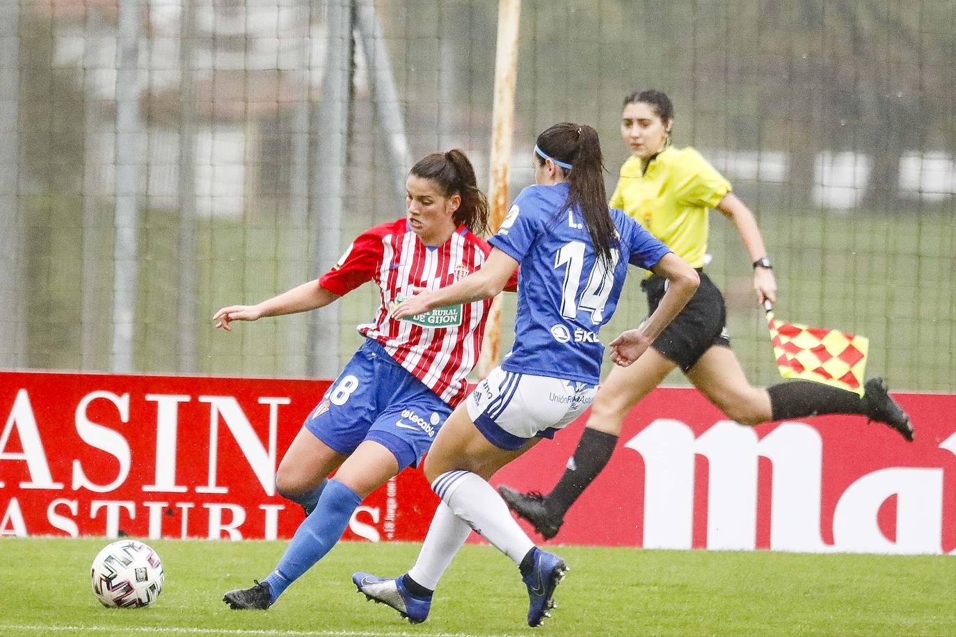 El derbi femenino celebrado este domingo en Mareo entre el Sporting y el Oviedo se saldó con un empate (1-1).