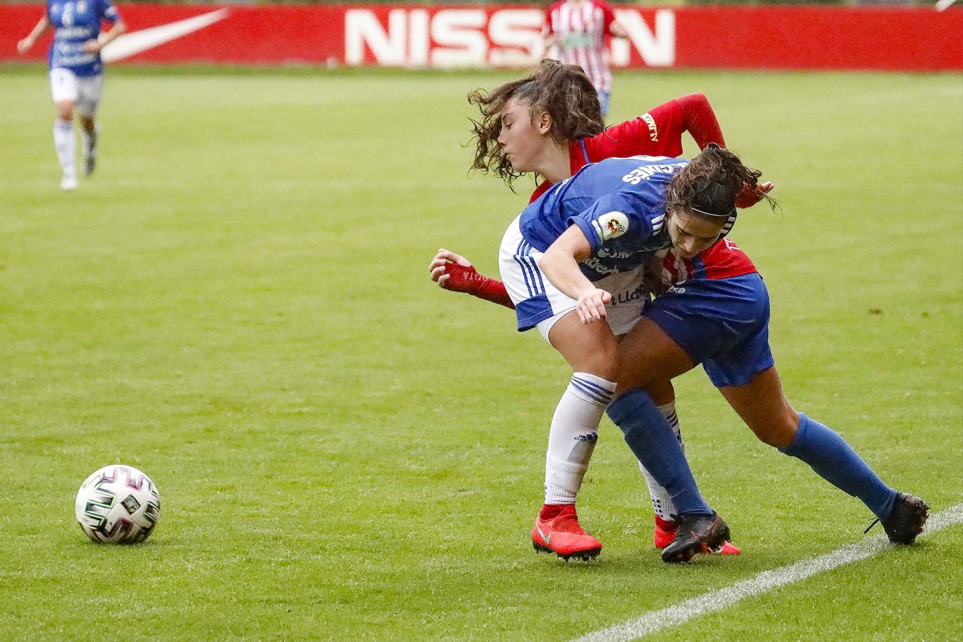 El derbi femenino celebrado este domingo en Mareo entre el Sporting y el Oviedo se saldó con un empate (1-1).