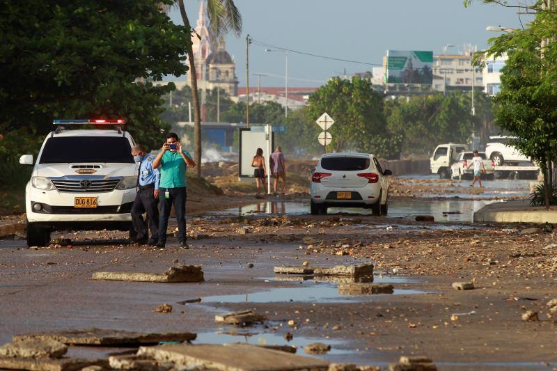 Después de arrasar Honduras, el huracán Iota golpeó este martes con fuerza Nicaragua. Ciudades como Jinotega y Nueva Segovia amanecieron con hoteles sin techo y regueros de árboles caídos que bloqueaban los accesos. Era el segundo ciclón de características devastadoras que arrasa Centroamérica en menos de dos semanas, algo especialmente inusual a estas alturas de la temporada en la que ya no suelen darse esos fenómenos.