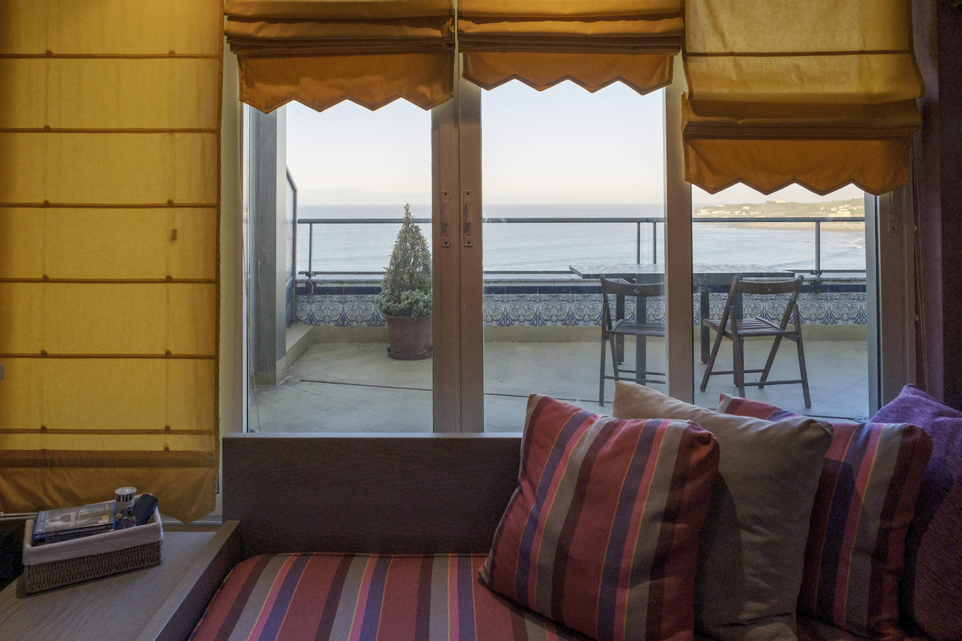 Tanto la casa como el acceso a la terraza se han acomodado para el desplazamiento en silla de ruedas.