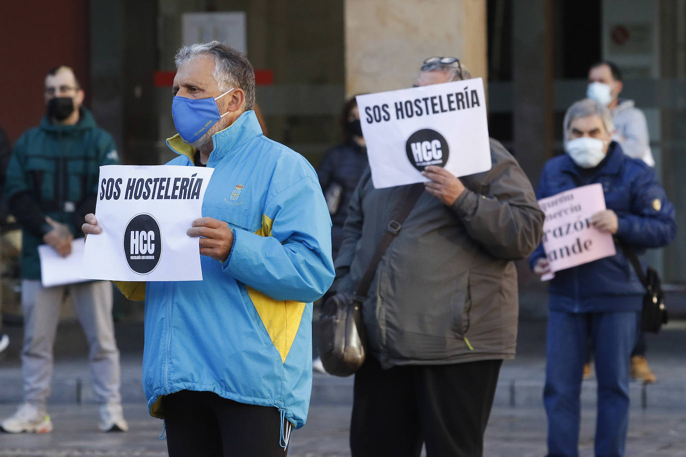 La 'cacerolada' de Hostelería con Conciencia ante la dramática situación por la que atraviesa el sector 