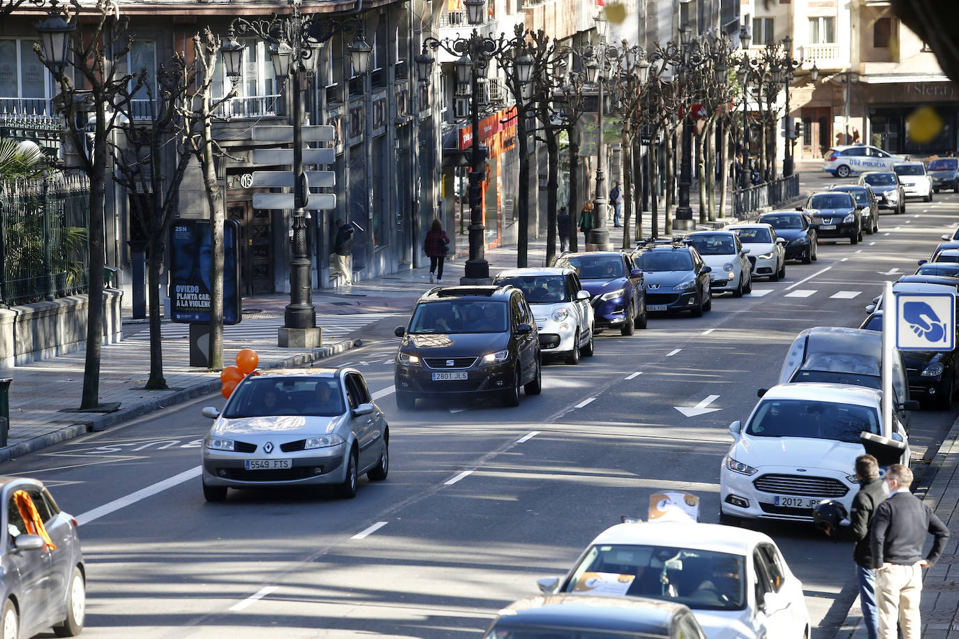 Protestan contra «el control político de la educación» y «los recortes en la libertad de enseñanza»