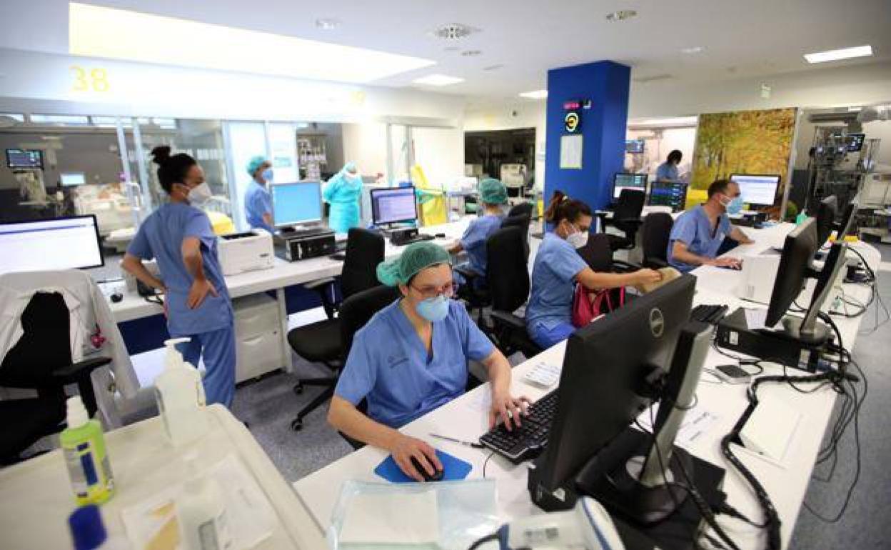 Coronavirus en Asturias | Asturias contiene los contagios, pero no baja la cifra de fallecidos: 22 muertes y 310 casos más