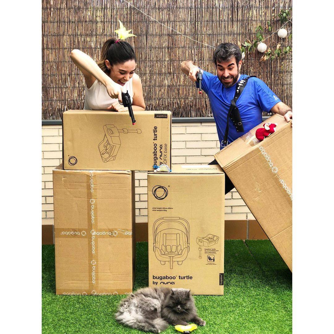 Candela Serrat y Daniel Muriel tienen un poco de jardín con piscina.