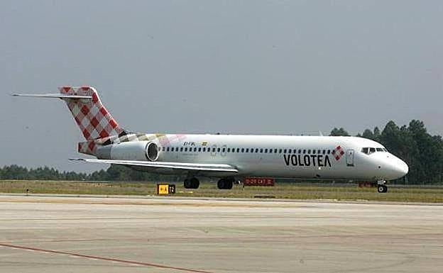 Volotea y Binter no volarán desde Asturias hasta el fin del cierre perimetral